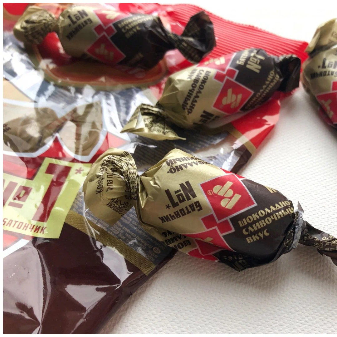 Batonchiki Chocolate & Cream Candies, Rot Front