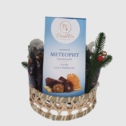 Kinkekorv Kahe Thursoni Tee ja “Lviv Meteorite” Kommidega, 550 g