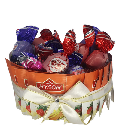 Gift Set of Hyson Strawberry & Banana Tea and Sweets, 520g