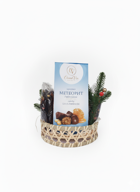 Gift Basket with Two Types of Thurson Tea and “Lviv Meteorite” Candies, 550 g