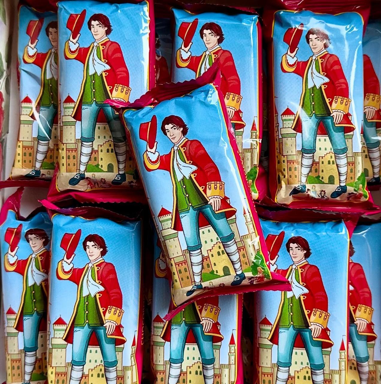 Chocolate bars Wafer Candies "Gulliver", Chocoboom with illustrated characters on colorful packaging